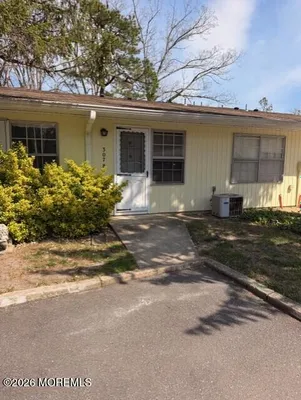 Property Slideshow image 2 of 2 | 307 w malvern ct b, Lakewood, NJ, 08701