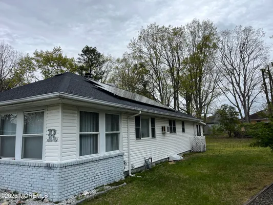 Property Slideshow image 2 of 14 | 27 mount logan ln, Toms River, NJ, 08753