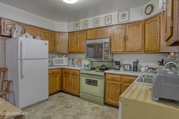 Property Slideshow image 3 of 20 | 1 moccasin dr b, Whiting, NJ, 08759