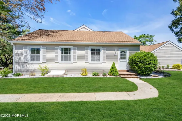 Property Slideshow image 2 of 38 | 81d parkway dr, Freehold, NJ, 07728