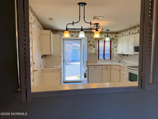 Property Slideshow image 3 of 23 | 682 new castle ct b, Lakewood, NJ, 08701