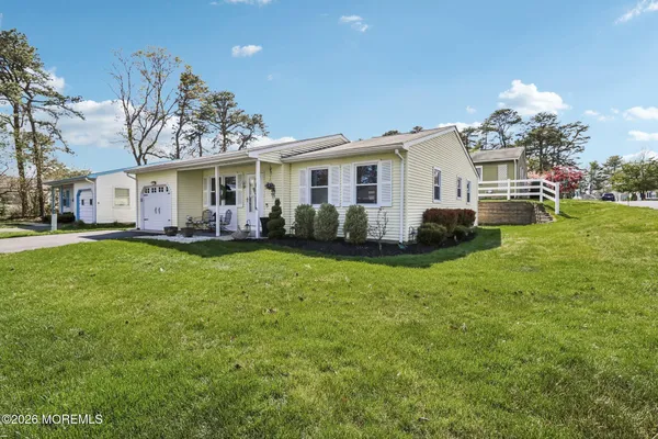 Property Slideshow image 3 of 38 | 23 chelsea dr 70, Whiting, NJ, 08759