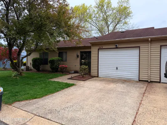 Property Slideshow image 3 of 28 | 670b pulham ct, Manchester, NJ, 08759