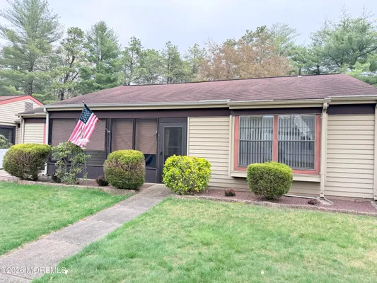 Property Slideshow image 2 of 28 | 670b pulham ct, Manchester, NJ, 08759