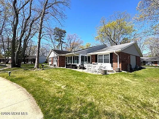 Property Slideshow image 3 of 28 | 609b lake point dr b, Lakewood, NJ, 08701