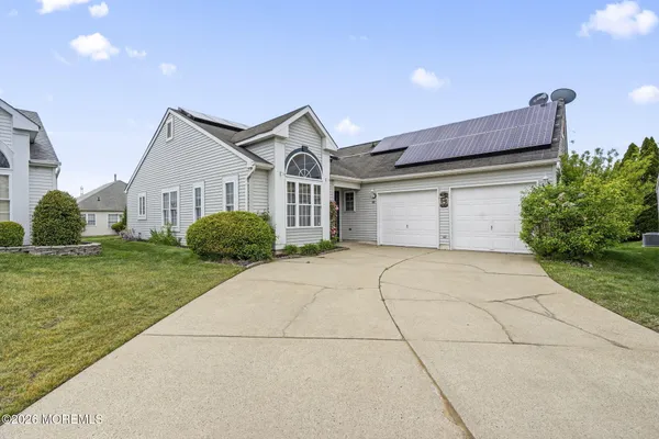 Property Slideshow image 2 of 35 | 22 arthur ct, Jackson, NJ, 08527