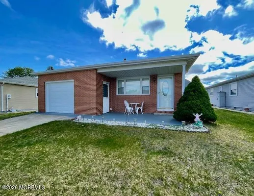 Property Slideshow image 2 of 21 | 11 monaco ct, Toms River, NJ, 08757