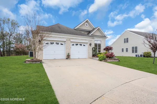 Property Slideshow image 3 of 38 | 28 kings n rd, Jackson, NJ, 08527