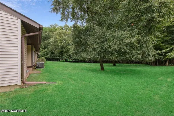 Property Slideshow image 2 of 20 | 70 overlook way e, Manalapan, NJ, 07726