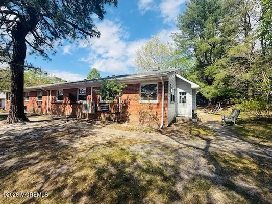 Property Slideshow image 3 of 18 | 157 hudson pkwy c, Whiting, NJ, 08759