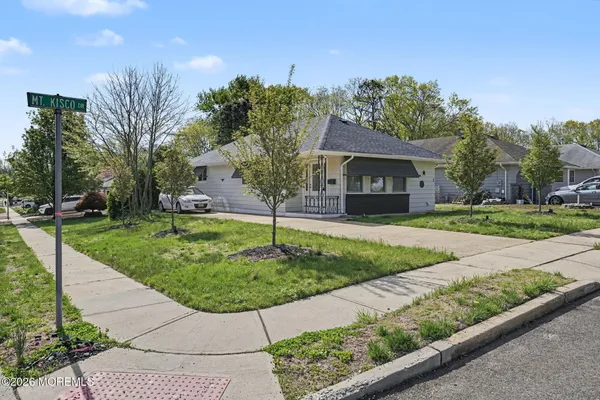 Property Slideshow image 3 of 30 | 3 mount kisco dr, Toms River, NJ, 08753