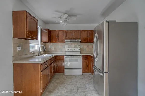 Property Slideshow image 2 of 19 | 8 hamilton ln b, Whiting, NJ, 08759