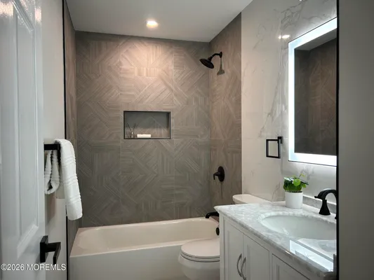 Property Slideshow image 3 of 24 | 1035c aberdeen dr, Lakewood, NJ, 08701