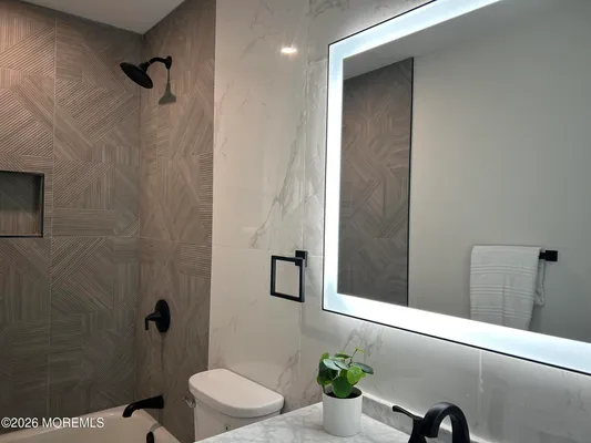 Property Slideshow image 2 of 24 | 1035c aberdeen dr, Lakewood, NJ, 08701