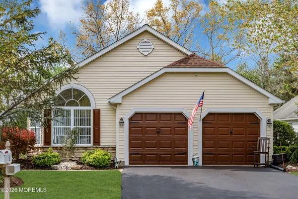 Property Slideshow image 3 of 45 | 6 pine valley rd, Lakewood, NJ, 08701