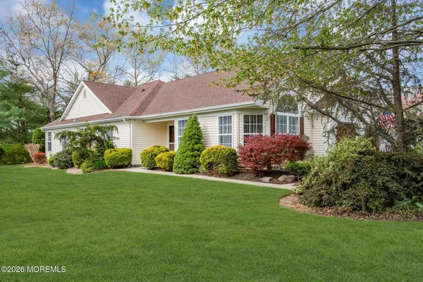 Property Slideshow image 2 of 45 | 6 pine valley rd, Lakewood, NJ, 08701
