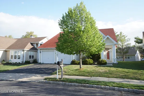 Property Slideshow image 2 of 38 | 20 turtle creek run 20, Barnegat, NJ, 08005