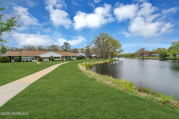 Property Slideshow image 3 of 26 | 634a huntington dr, Lakewood, NJ, 08701