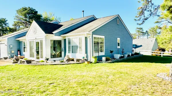 Property Slideshow image 2 of 29 | 988 buckingham dr b, Manchester, NJ, 08759