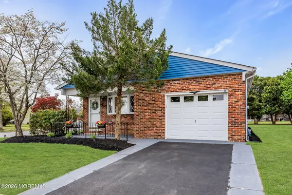 Property Slideshow image 2 of 52 | 31 vail st, Toms River, NJ, 08757