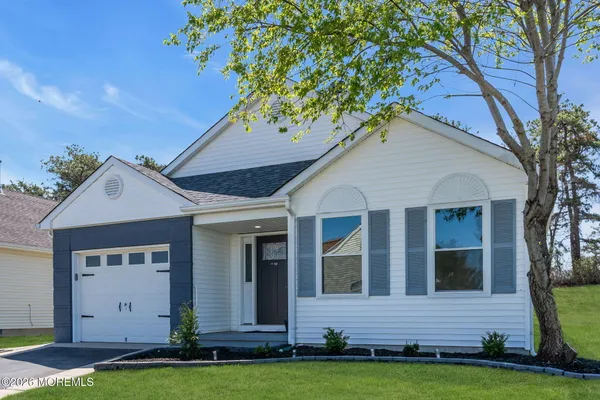 Property Slideshow image 3 of 62 | 80 canterbury ln, Toms River, NJ, 08757