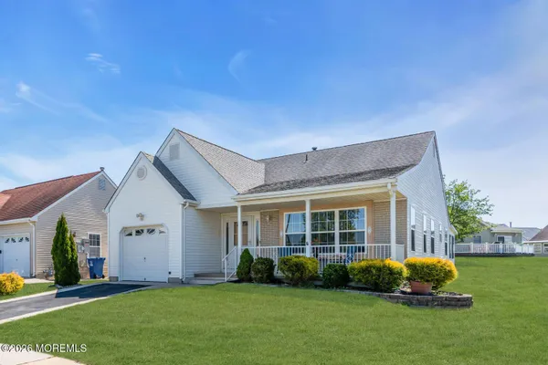 Property Slideshow image 3 of 50 | 152 chesterfield ln, Toms River, NJ, 08757