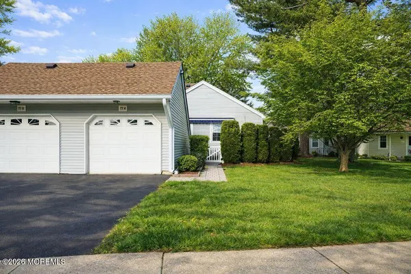 Property Slideshow image 2 of 22 | 71 patrick henry sq a, Freehold, NJ, 07728