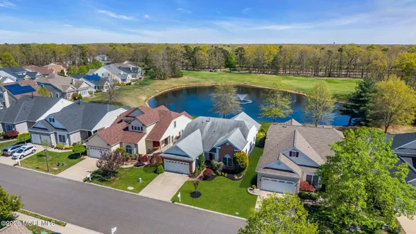 Property Slideshow image 3 of 88 | 39 baltusrol dr, Jackson, NJ, 08527