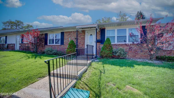 Property Slideshow image 2 of 24 | 5 missouri ct 217, Matawan, NJ, 07747