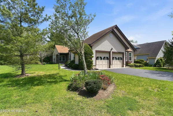 Property Slideshow image 3 of 36 | 19 ingram dr, Monroe, NJ, 08831