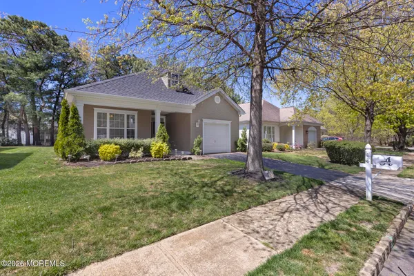 Property Slideshow image 2 of 42 | 18 amberwinds ct, Lakewood, NJ, 08701