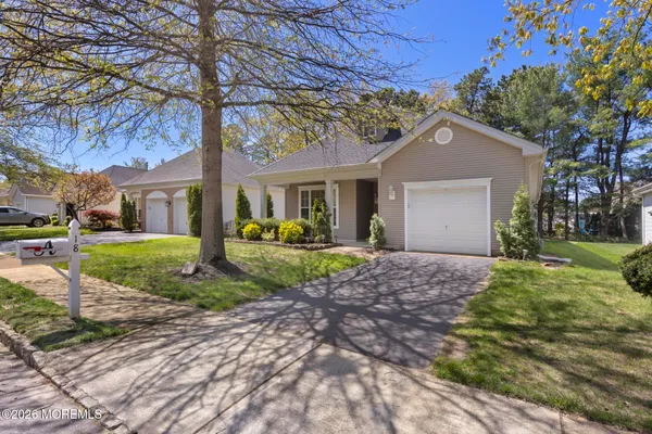 Property Slideshow image 3 of 42 | 18 amberwinds ct, Lakewood, NJ, 08701
