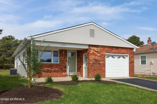 Property Slideshow image 2 of 33 | 289 costa mesa dr, Toms River, NJ, 08757
