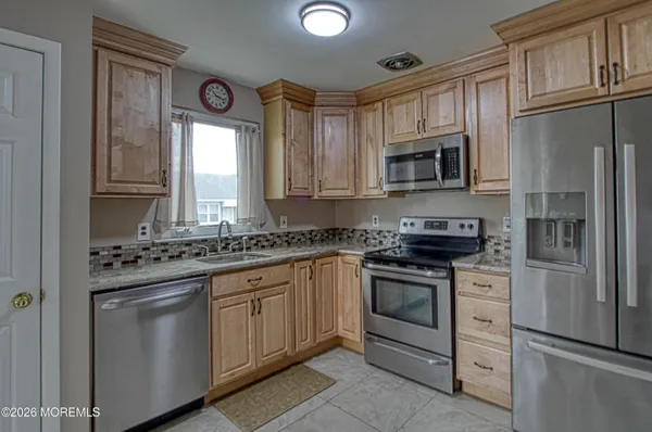 Property Slideshow image 3 of 23 | 15 lafayette dr b, Whiting, NJ, 08759