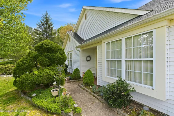 Property Slideshow image 3 of 41 | 2579 haverhill ct, Toms River, NJ, 08755