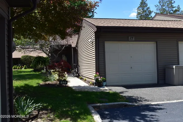 Property Slideshow image 3 of 18 | 17 concord ct, Red Bank, NJ, 07701