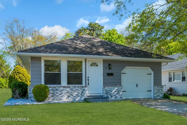 Property Slideshow image 2 of 31 | 76 mount fairweather ln, Toms River, NJ, 08753