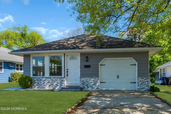 Property Slideshow image 3 of 31 | 76 mount fairweather ln, Toms River, NJ, 08753