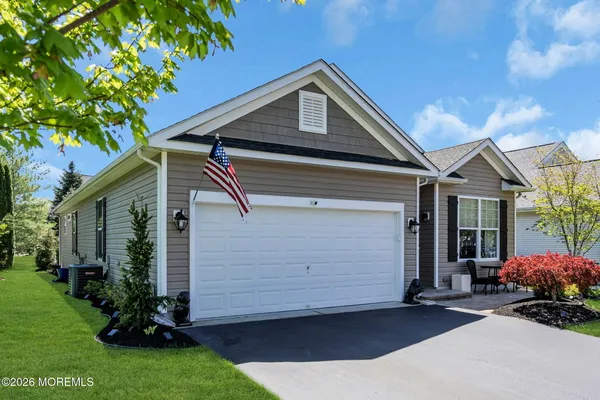 Property Slideshow image 2 of 45 | 7 wolverton ct, Jackson, NJ, 08527
