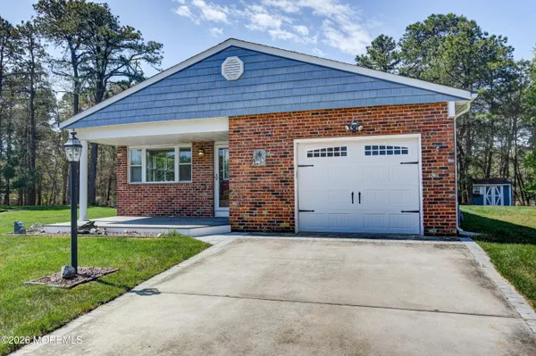 Property Slideshow image 2 of 17 | 6 preston ct, Toms River, NJ, 08757