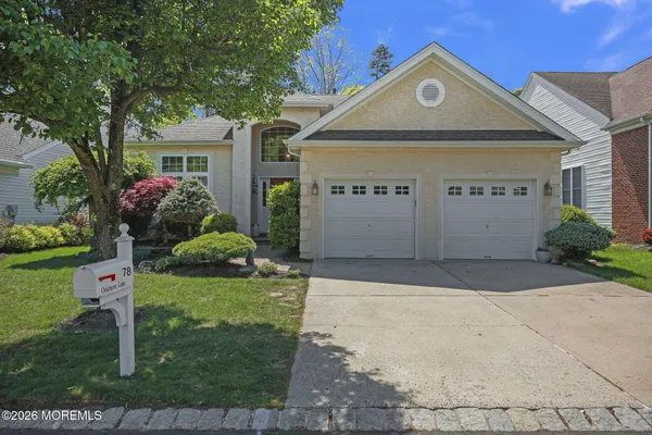Property Slideshow image 3 of 39 | 78 oakmont ln, Jackson, NJ, 08527