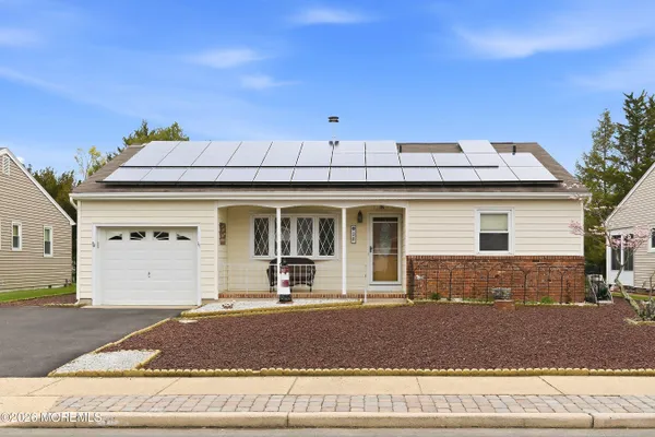Property Slideshow image 2 of 35 | 38 westbrook dr, Toms River, NJ, 08757