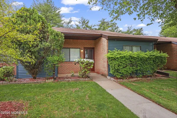 Property Slideshow image 3 of 23 | 220 medford ct c, Manalapan, NJ, 07726