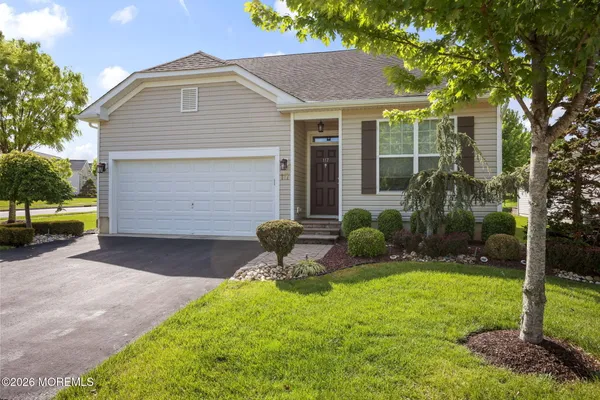 Property Slideshow image 2 of 35 | 117 wintergreen dr, Manalapan, NJ, 07726