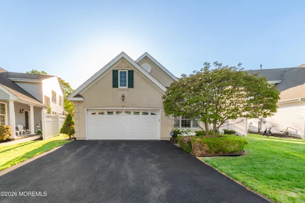 Property Slideshow image 3 of 38 | 18 chesapeake dr, Holmdel, NJ, 07733