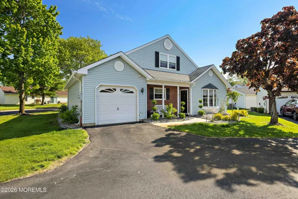 Property Slideshow image 2 of 30 | 7 edgeware close, Freehold, NJ, 07728