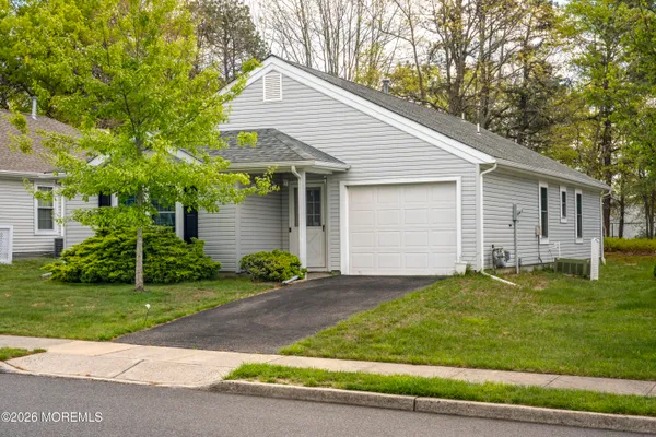 Property Slideshow image 3 of 26 | 98 pine oak blvd, Barnegat, NJ, 08005