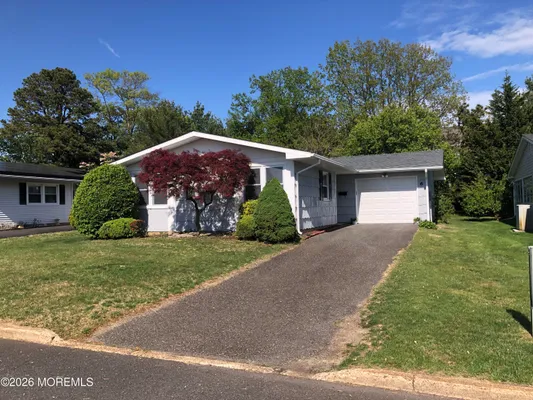 Property Slideshow image 2 of 17 | 6 dickinson rd, Brick, NJ, 08724