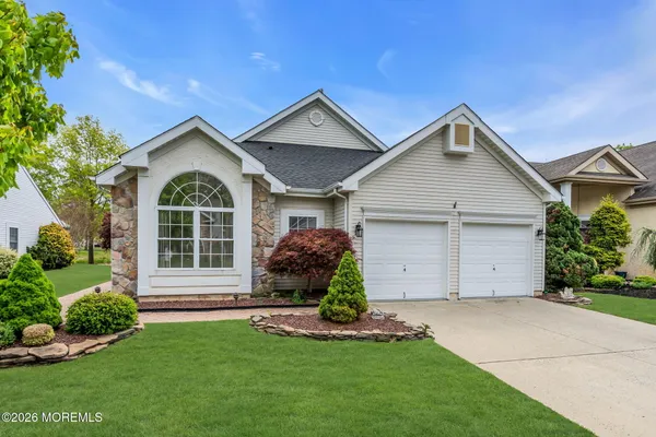 Property Slideshow image 3 of 41 | 21 baltusrol dr, Jackson, NJ, 08527