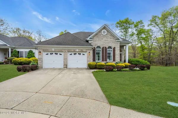 Property Slideshow image 3 of 38 | 15 cog hill ct, Jackson, NJ, 08527